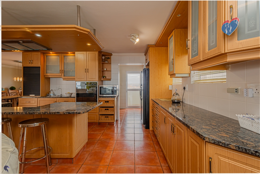 5 Bedroom Property for Sale in Waterfront Western Cape